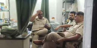 निजी क्लीनिक पर छापेमारी में मिली सरकारी नशीली दवाएं