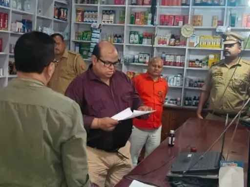लाइसेंस बगैर संचालित मेडिकल स्टोर पर रेड, दवाएं सील