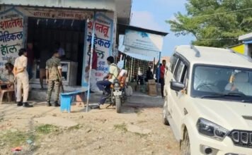 अवैध मेडिकल स्टोर पर छापेमारी, 57 तरह की दवाएं जब्त