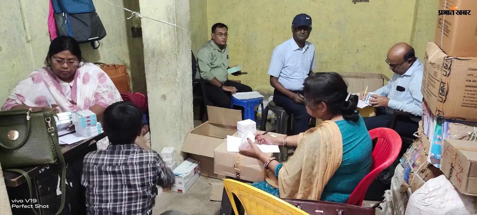 ट्रांसपोर्ट पर संदिग्ध दवाओं के अवैध भंडारण का भंडाफोड़