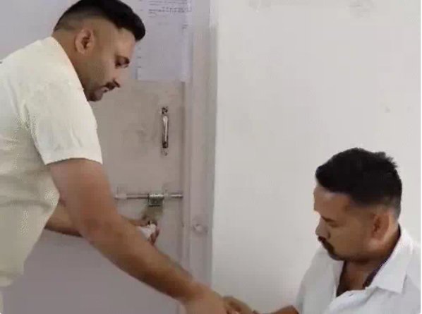 फार्मा कंपनी का बकाया नहीं देने पर CMHO का चैंबर कुर्क