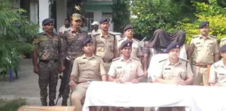 कोडिनयुक्त कफ सिरप की पिकअप वाहन से तस्करी पकड़ी